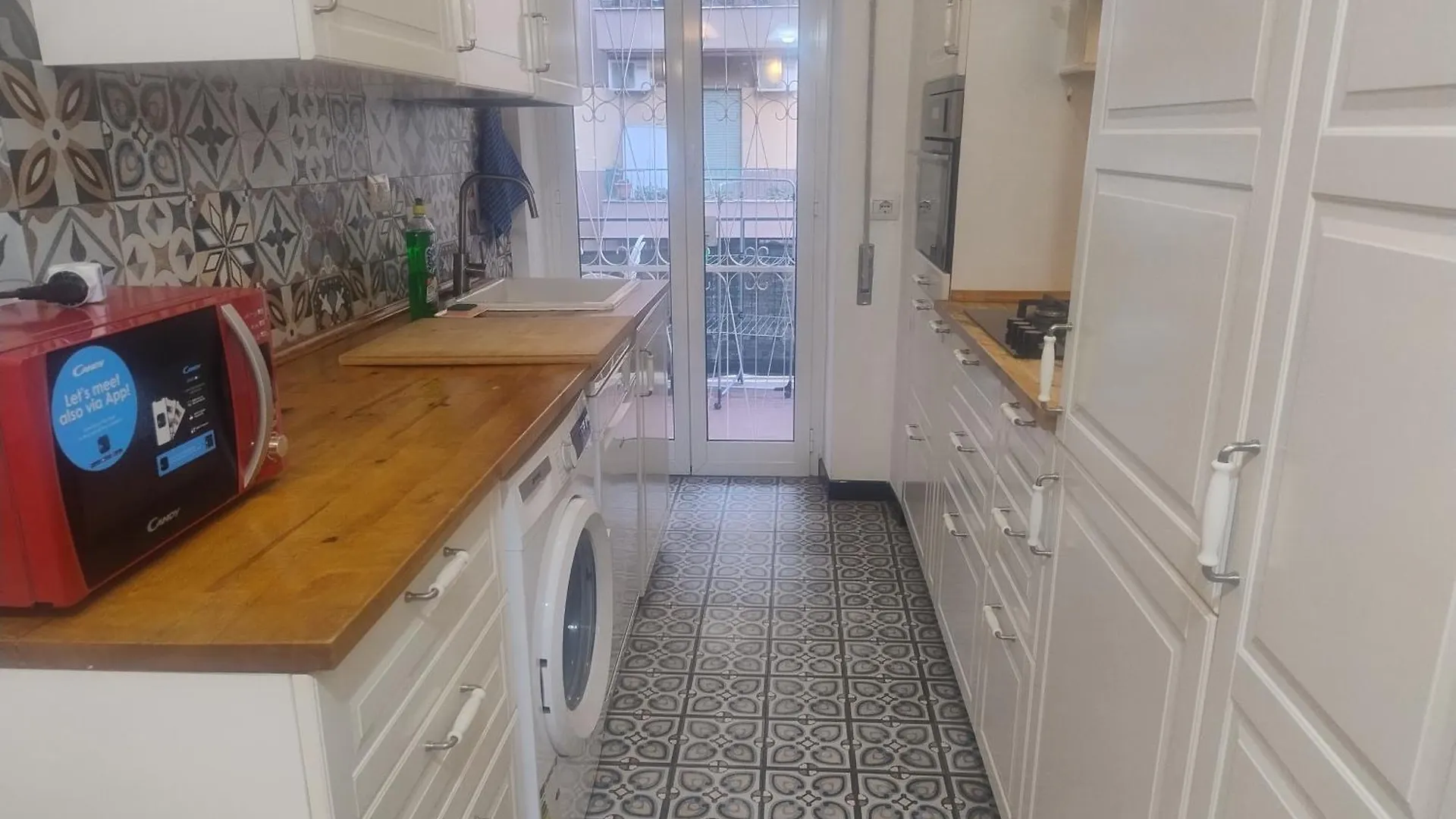 One Bedroom Apartment Near Metro Pigneto Řím 0*,